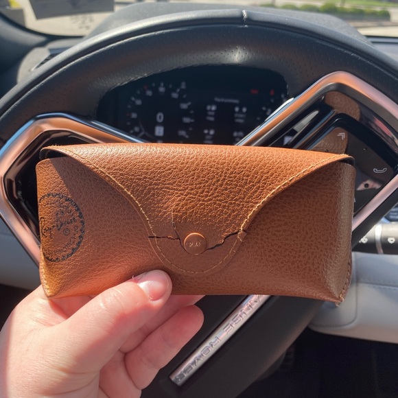 Ray-Ban Aviator Sunglasses - Picture 3 of 4